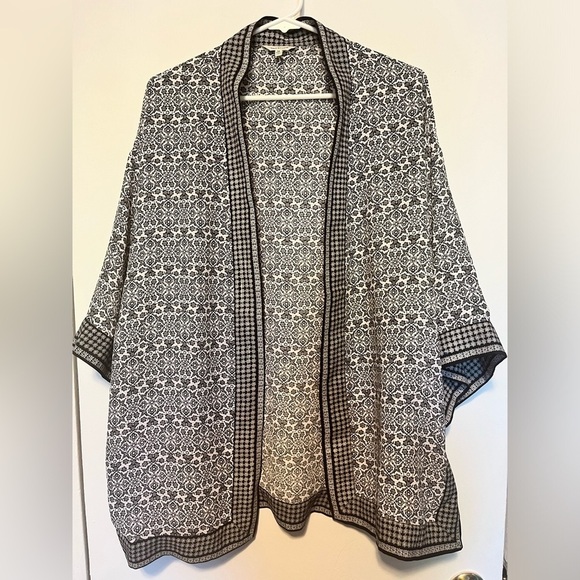 Max Studio Silky Cardigan Kimono Shawl Size Medium - Picture 1 of 2